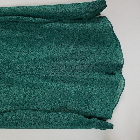 Cabi green floral blouse, chiffon career keyhole back day to night womens XS - Picture 4 of 10